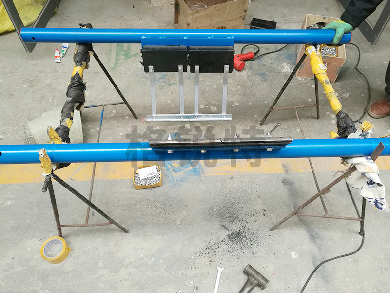 彈簧式可調(diào)節(jié)合金清掃器 彈簧式可調(diào)節(jié)合金清掃器