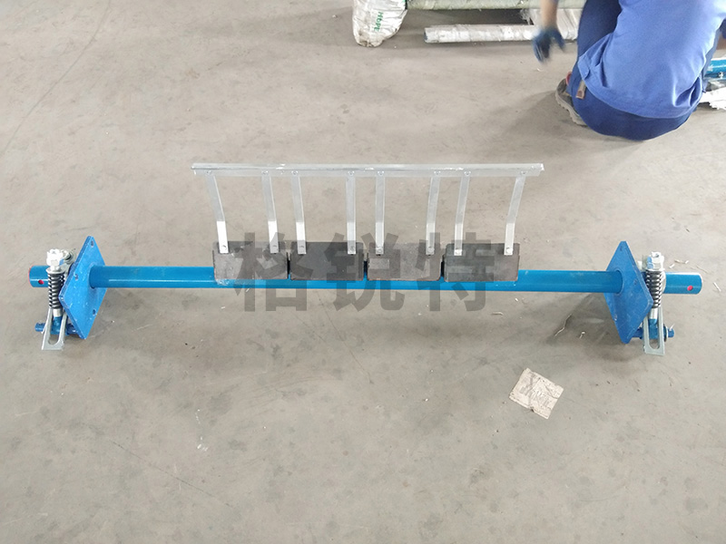 彈簧式可調(diào)節(jié)合金清掃器 彈簧式可調(diào)節(jié)合金清掃器