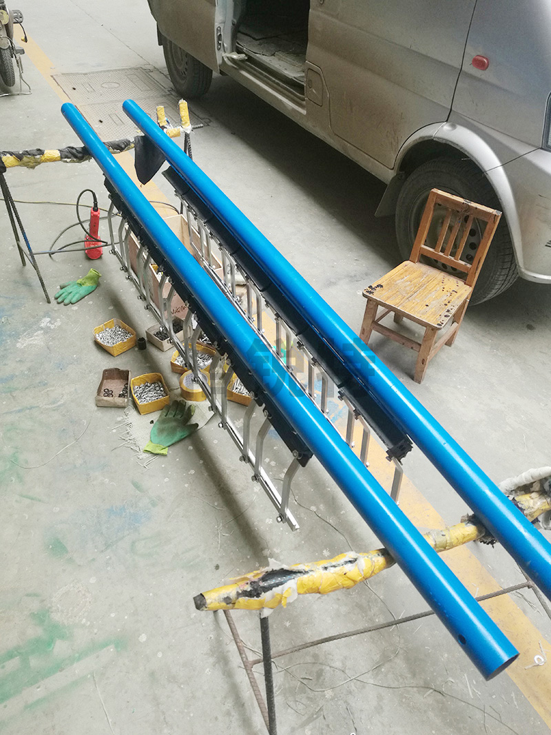 彈簧式可調(diào)節(jié)合金清掃器 彈簧式可調(diào)節(jié)合金清掃器