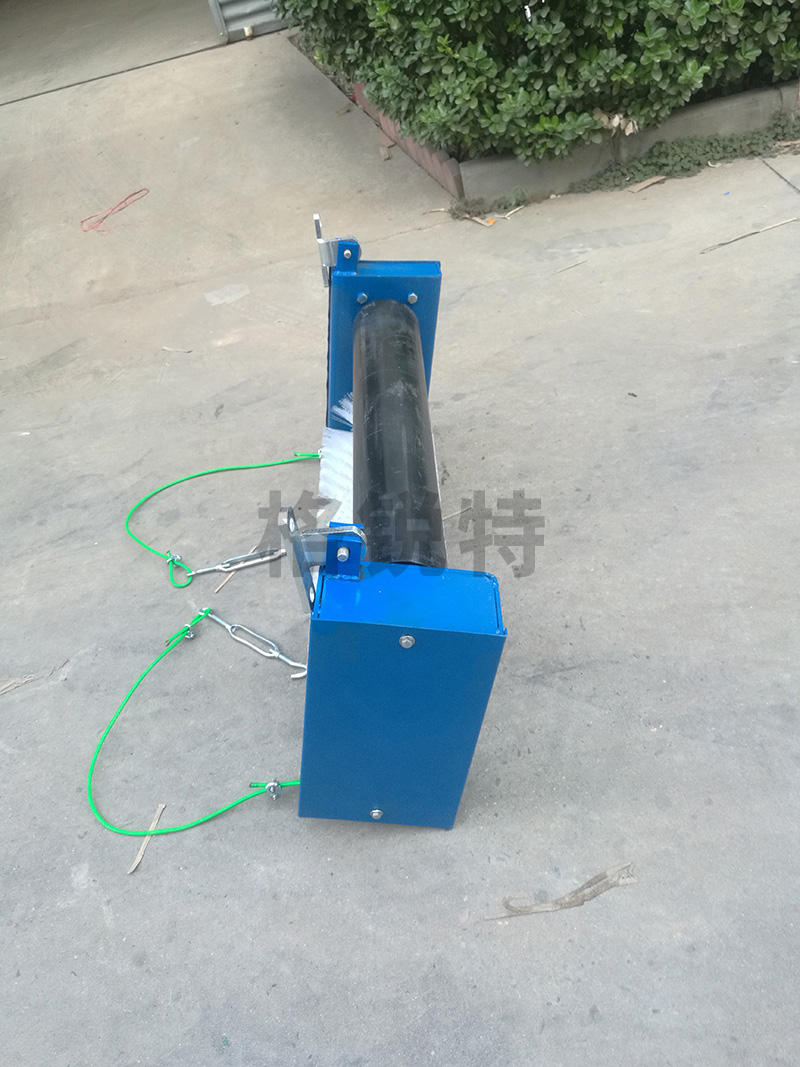 無(wú)動(dòng)力滾刷清掃器 無(wú)動(dòng)力滾刷清掃器